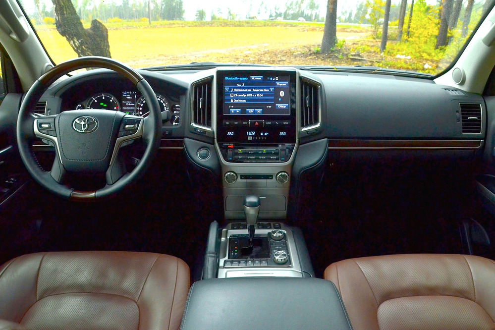 2018-toyota-land-cruiser-interior1 | 2018-toyota-land-cruiser-interior1 |
