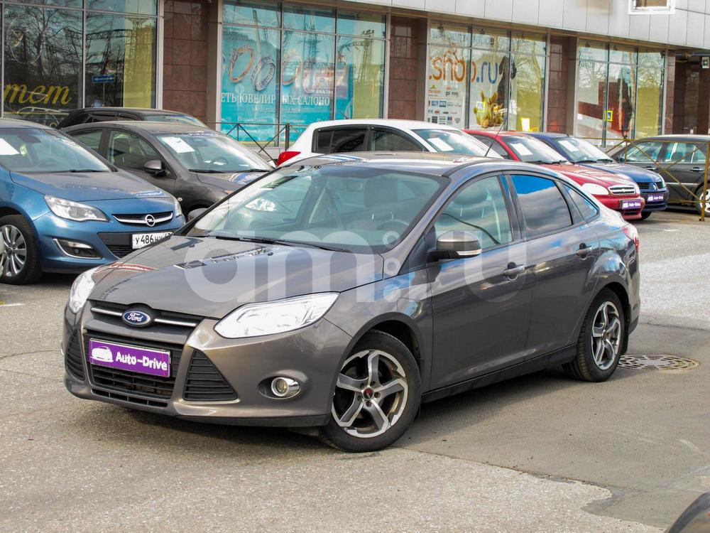 New Ford Focus Review & Deals | Auto Trader UK