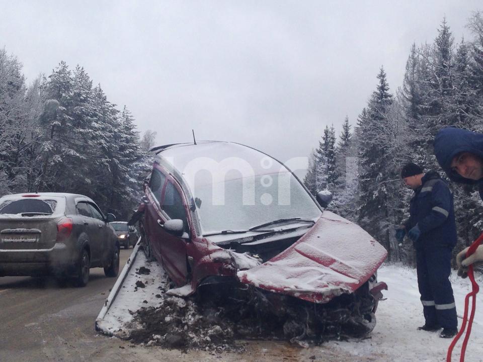 Dodge Caliber 2.0 CVT (156 л. с.) Dodge Caliber 2.0 CVT (156 л. с.)