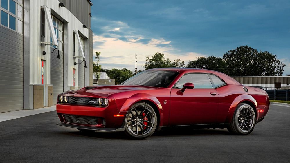 Dodge представил Challenger SRT Hellcat с расширенной коле